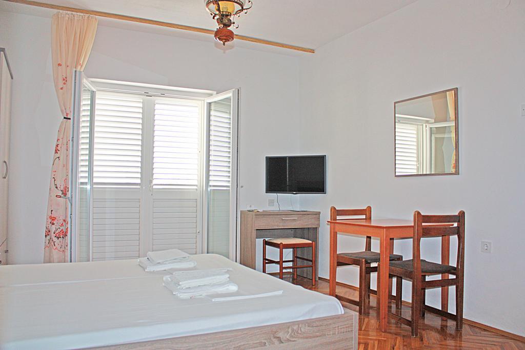 מאקרסקה Bougainvillea Apartments מראה חיצוני תמונה