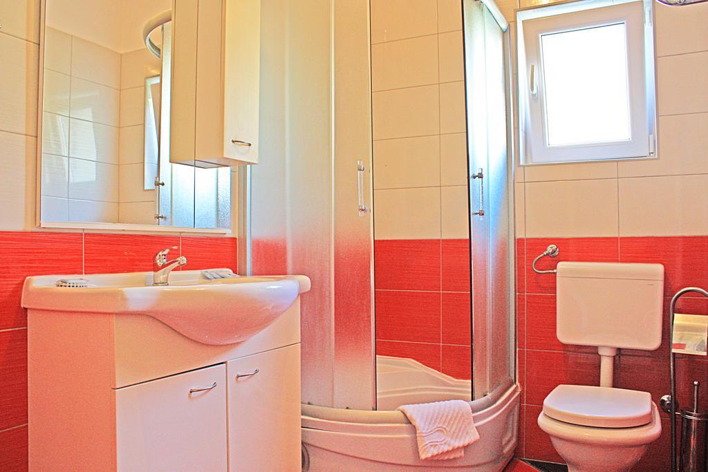 מאקרסקה Bougainvillea Apartments מראה חיצוני תמונה